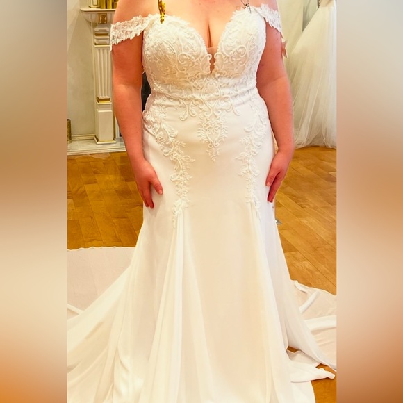 Sottero and Midgley Giovannetta Wedding Dress - Picture 6 of 7